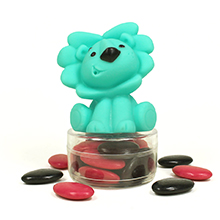 Le jouet de bain Lion turquoise et ses dragées chocolat pour baptême